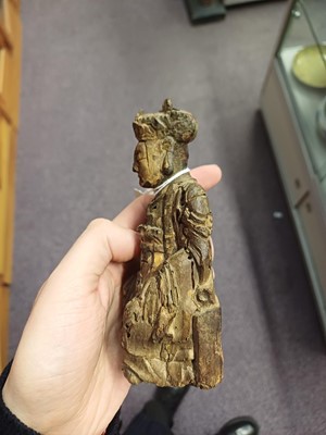 Lot 230 - TWO CHINESE WOOD FIGURES AND A JAPANESE BRONZE CENSER, SIGNED KIMURA TOUN