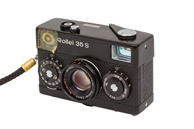 Lot 95 - A Rollei 35S Viewfinder Camera Outfit