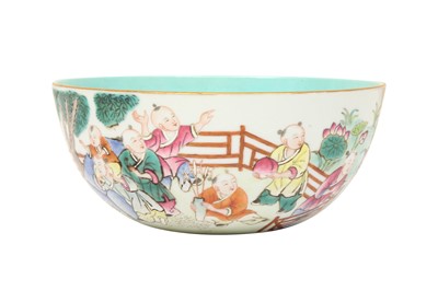 Lot 110 - A CHINESE FAMILLE-ROSE 'HUNDRED BOYS' BOWL