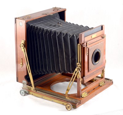 Lot 73 - Houghton's "The Victo" Self-Erecting Half Plate Camera Body.