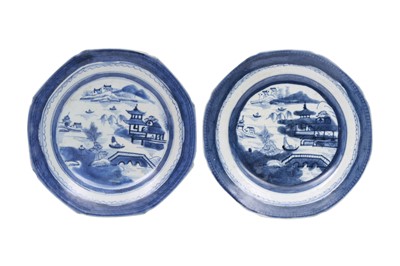 Lot 455 - TWO CHINESE EXPORT BLUE AND WHITE ‘PAVILION’ DISHES