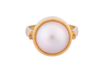 Lot 315 - A MABÉ PEARL RING, CIRCA 2010