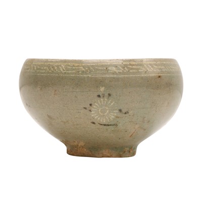 Lot 121 - A Korean inlaid slip-decorated sangam celadon 'floral' bowl, Goryeo dynasty, 12th - 13th century