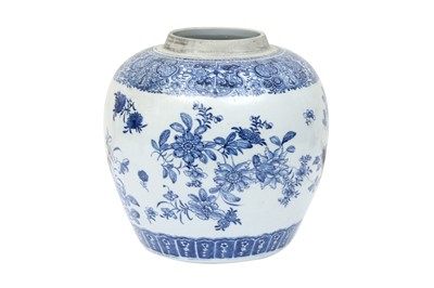 Lot 250 - A CHINESE BLUE AND WHITE 'BLOSSOMS' JAR