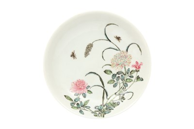 Lot 595 - A CHINESE FAMILLE-ROSE 'BLOSSOMS' DISH