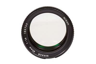 Lot 123 - A Nikon 85mm f/1.4 Nikkor AIS Lens