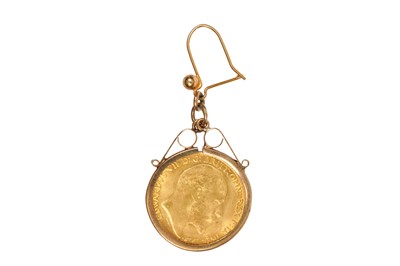 Lot 34 - A HALF SOVEREIGN COIN PENDANT