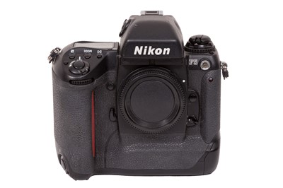 Lot 119 - A Nikon F5 SLR Camera Body