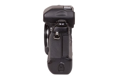 Lot 119 - A Nikon F5 SLR Camera Body