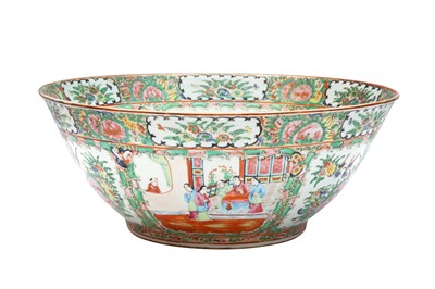 Lot 266 - A LARGE CHINESE EXPORT CANTON FAMILLE-ROSE PUNCH BOWL