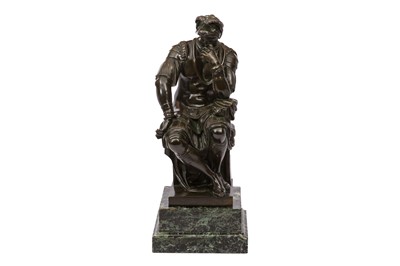 Lot 383 - A LATE 19TH/EARLY 20TH CENTURY BRONZE FIGURE OF LORENZO DE' MEDICI, AFTER MICHELANGELO