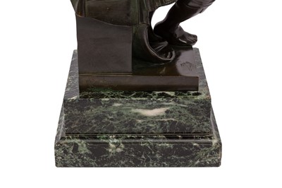 Lot 383 - A LATE 19TH/EARLY 20TH CENTURY BRONZE FIGURE OF LORENZO DE' MEDICI, AFTER MICHELANGELO