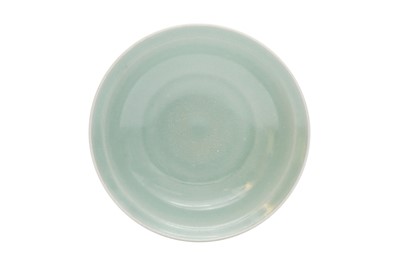 Lot 289 - A CHINESE LONGQUAN CELADON-GLAZED DISH