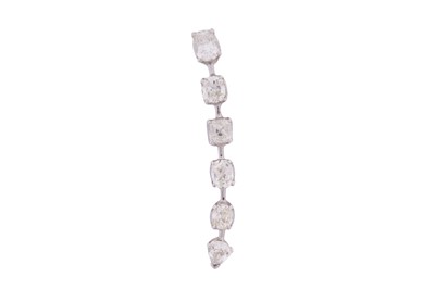 Lot 106 - AMRAPALI Ι A DIAMOND EARRING, CIRCA 2014