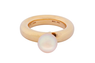 Lot 313 - MIKIMOTO l A CULTURED PEARL RING