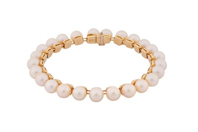 Lot 314 - A PEARL BRACELET