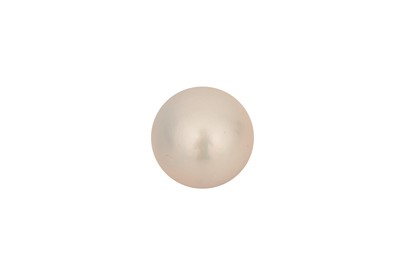 Lot 46 - A LOOSE PEARL