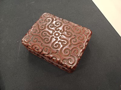 Lot 467 - A JAPANESE 'GURI' LACQUER BOX AND COVER