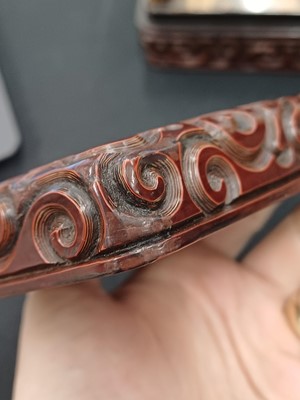 Lot 467 - A JAPANESE 'GURI' LACQUER BOX AND COVER