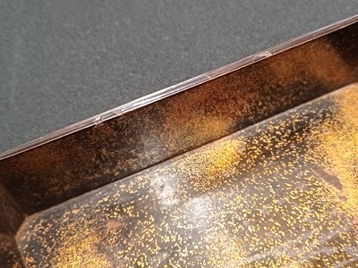 Lot 467 - A JAPANESE 'GURI' LACQUER BOX AND COVER