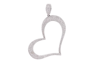 Lot 128 - A DIAMOND HEART PENDANT