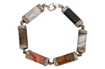 Lot 45 - A SCOTTISH AGATE BRACELET