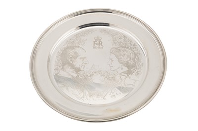 Lot 246 - A BOXED ELIZABETH II STERLING SILVER ROYAL COMMEMORATIVE DISH, LONDON 1972 BY COMYNS