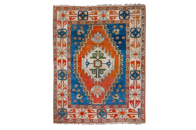 Lot 285 - A FINE TURKISH CARPET OF STYLISED CAUCASIAN DESIGN