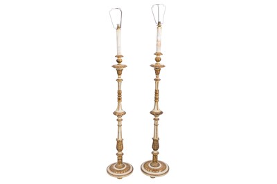 Lot 326 - A PAIR OF PAINTED AND PARCEL-GILT NEOCLASSICAL STYLE STANDARD LAMPS