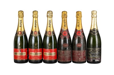 Lot 5 - CHAMPAGNE 2000 PIPER HEIDSIECK 3x75cl, 2000 SAINSBURY'S BLANC DE BLANCS 1x75cl, 1993 MOET ET CHANDON 2x75cl