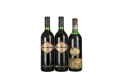 Lot 32 - AUSTRALIA 1979 PETALUMA COONAWARRA, 1992 LEASINGHAM CLASSIC CLARE CABERNET SAUVIGNON CLARE VALLEY 3x75cl