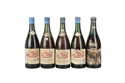 Lot 205 - LOIRE WHITE 1947 VOUVRAY DU CLOS POUVRAY JULIEN DESCOMBES, 1947 VOUVRAY DOUX A FOREAU 9x75cl