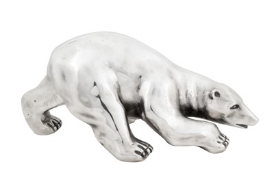 Lot 117 - A LATE 20TH CENTURY FRENCH 950 STANDARD SILVER MODEL OF A POLAR BEAR