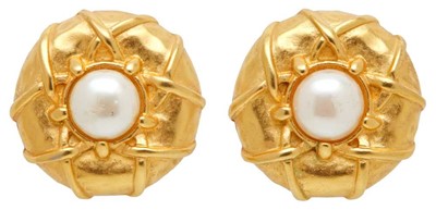 Lot 24 - Karl Lagerfeld Ivory Pearl Clip On Earrings