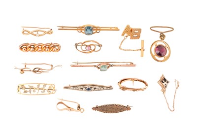 Lot 52 - FOURTEEN BROOCHES