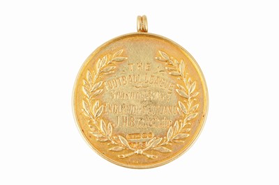 Lot 284 - A LARGE VICTORIAN 15CT GOLD FOB MEDAL