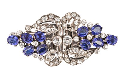 Lot 53 - A DOUBLE CLIP DRESS BROOCH