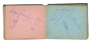 Lot 38 - Autograph Album.- Incl. Bobby Charlton