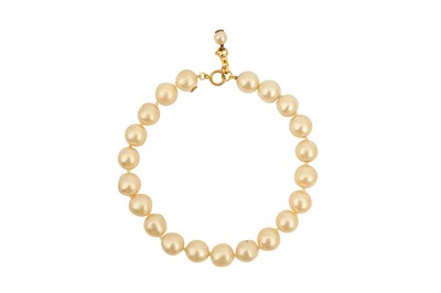 Lot 320 - Chanel Ivory Jumbo Pearl Necklace