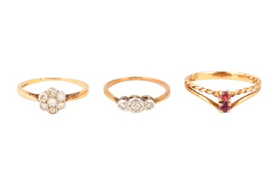 Lot 20 - THREE GEM-SET RINGS