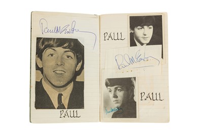 Lot 318 - Autograph Album.- Incl. The Beatles