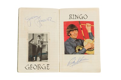 Lot 318 - Autograph Album.- Incl. The Beatles