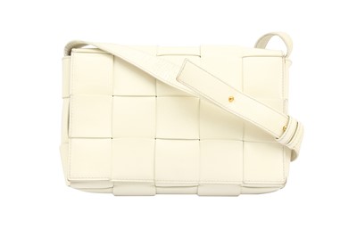 Lot 511 - Bottega Veneta White Medium Cassette Bag