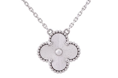 Lot 101 - VAN CLEEF & ARPELS Ι A 'VINTAGE ALHAMBRA' PENDANT NECKLACE