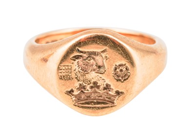 Lot 23 - DEAKIN & FRANCIS Ι A 9CT YELLOW GOLD SIGNET RING