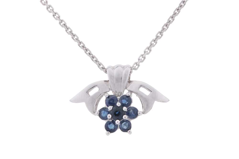 Lot 146 - A SAPPHIRE PENDANT NECKLACE