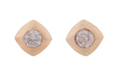 Lot 342 - A PAIR OF DIAMOND STUD EARRINGS