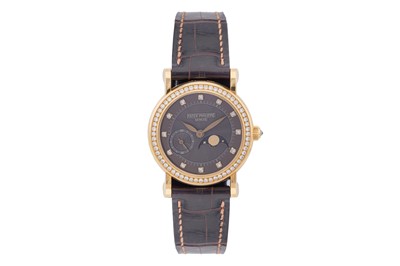 Lot 102 - Lady's Patek Philippe 'Calatrava' Dress Watch