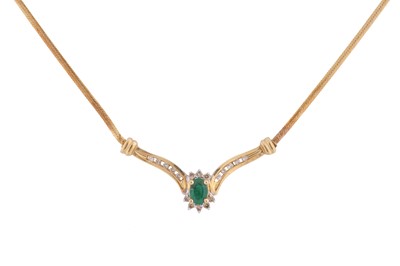 Lot 258 - AN EMERALD AND DIAMOND NECKLACE