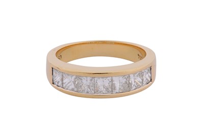 Lot 209 - A DIAMOND HALF ETERNITY RING